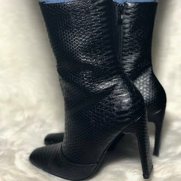 Cape Robbin Shoes - Snakeskin Black Boot